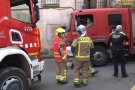 Un incendi en una casa ocupada del barri de Sant Miquel obliga a evacuar una persona