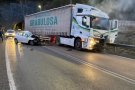Mor la conductora d’un turisme en un accident amb un camió a la C-63 a la Vall d’en Bas