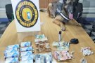 Detingut un home a Olot amb diverses quantitats de droga i més de 1.000 euros a sobre