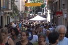 La Botiga al Carrer celebrada aquest cap de setmana ha omplert de gom a gom carrers d'Olot i ha ajudat a impulsar el comerç local