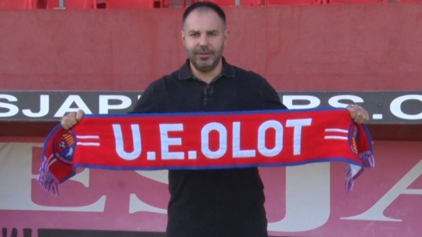 Jonathan Risueño: "Vull que la UE Olot tracti bé la pilota i fer-nos forts com a locals"