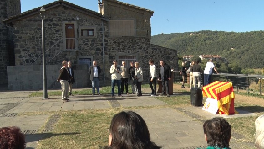 Amical Antics Guerrillers de Catalunya senyalitza un nou tram de la 'Ruta dels Maquis' a Castellfollit de la Roca