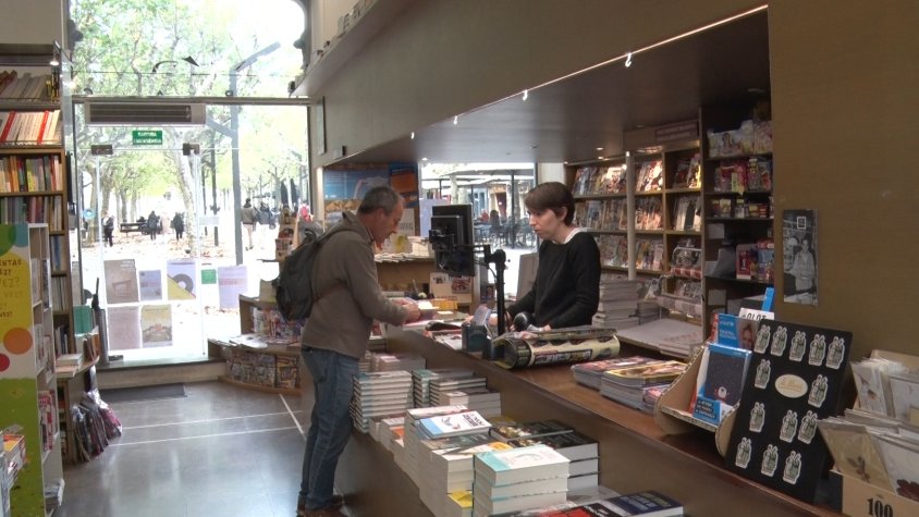 Les llibreries d’Olot també noten la falta de distribució de llibres