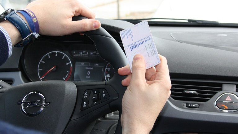 A la Garrotxa hi ha 647 persones que s’esperen per fer les proves teòriques del carnet de conduir