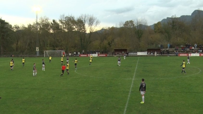 El Banyoles castiga un penal fallat del Bosc de Tosca (0-2)