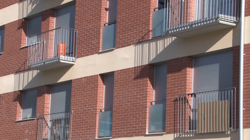 L’Ajuntament d’Olot diu que no té res a veure amb la contractació d’empreses dedicades a desallotjar edificis ocupats