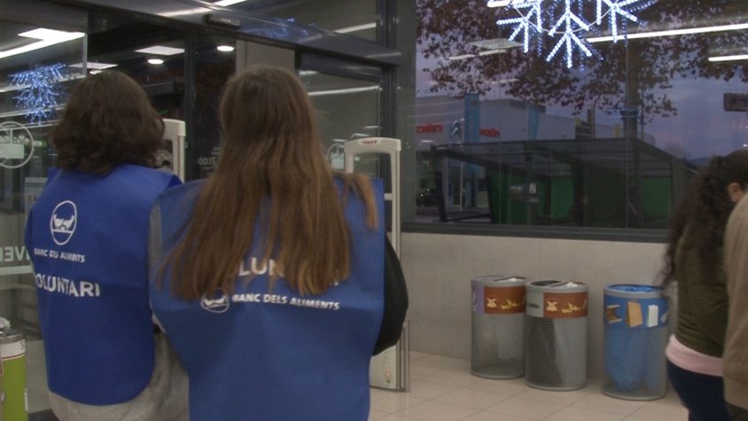 El Gran recapte supera el primer cap de setmana demanant donacions econòmiques a través de les caixes dels supermercats