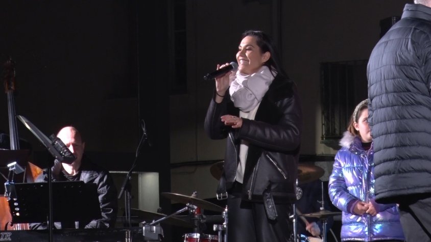 La Núria López i 200 vocalistes més van presentar La Primera Nadala de l'Any