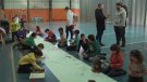 Gairebé una trentena de nens i nenes participen al recuperat Nadal Esportiu de l'Ajuntament d'Olot