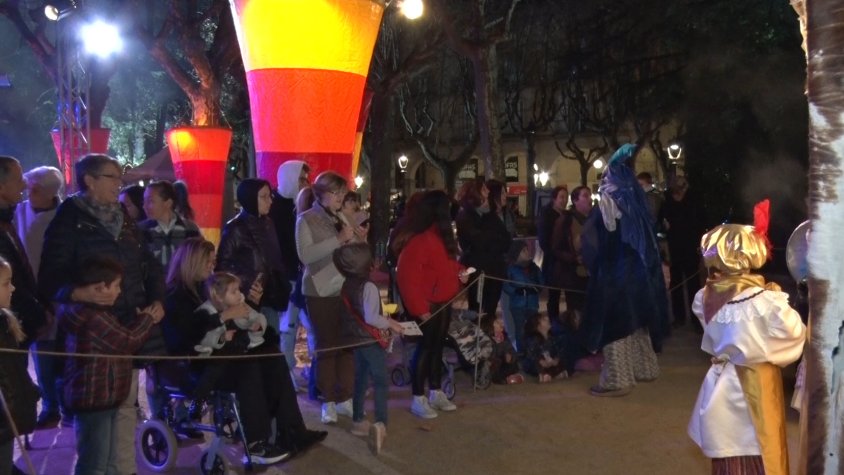 La comitiva reial ja ha recollit milers de cartes en els seus primers dos dies de Campament Reial a Olot 