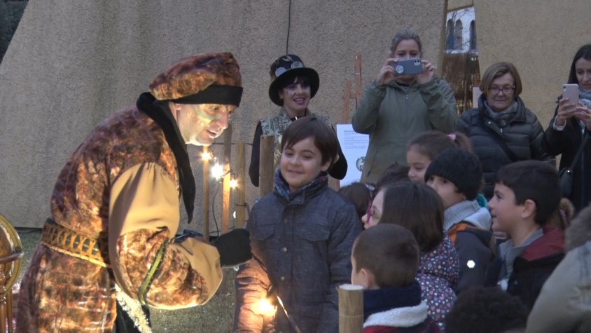 En Fumera visita els nens i nenes de la Vall d'en Bas