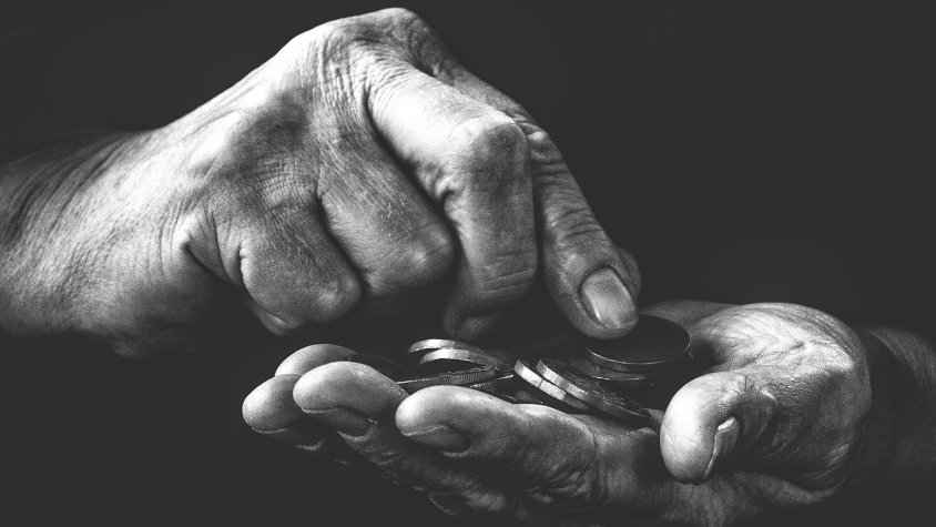 La pobresa s’acarnissa amb les dones