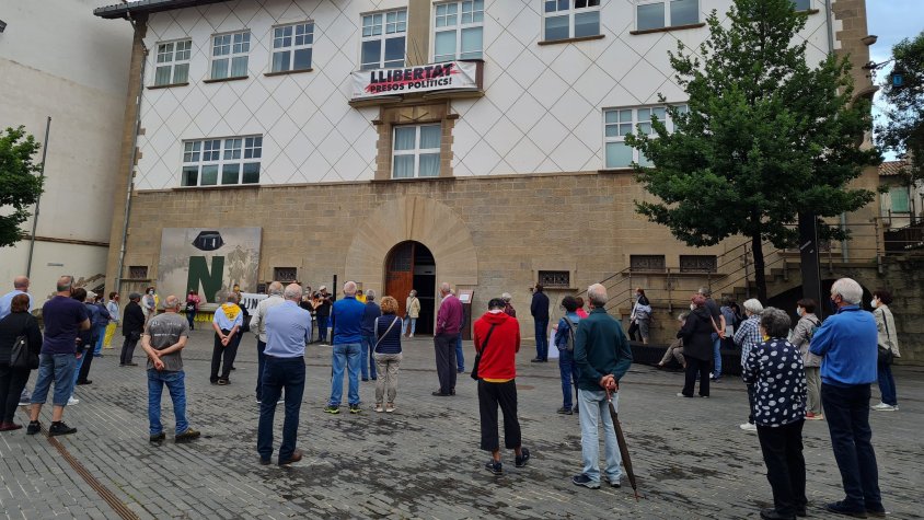 Les entitats sobiranistes de la Garrotxa han omplert dos autocars en poques hores per la manifestació d’aquest dijous a Barcelona