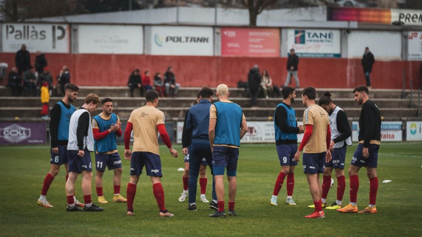 La Unió Esportiva Olot tanca la primera volta a vuit punts de la permanència