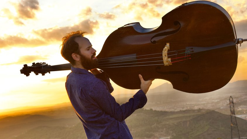 El contrabaixista cassanenc Manel Fortià portarà els sons de Nova York a Olot aquest dissabte amb el seu nou àlbum 'Despertar'