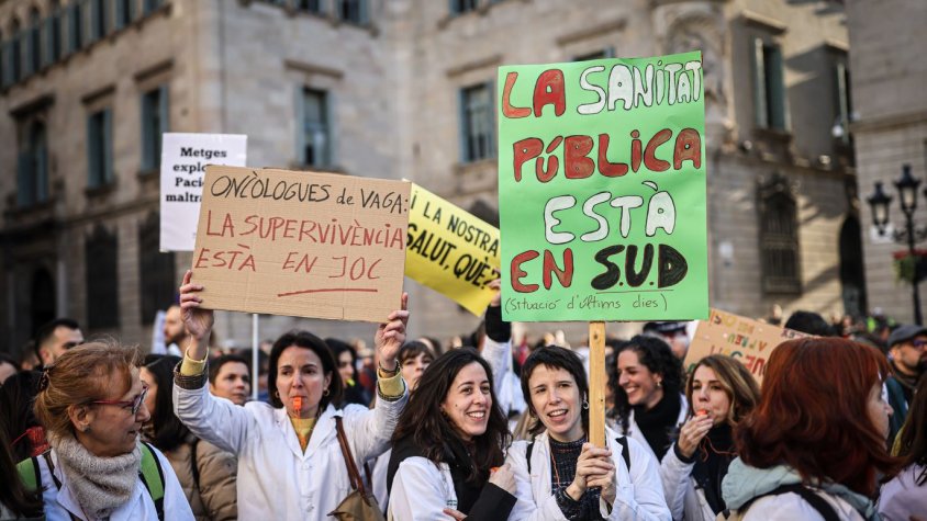 Segon dia de mobilitzacions del personal mèdic i docents