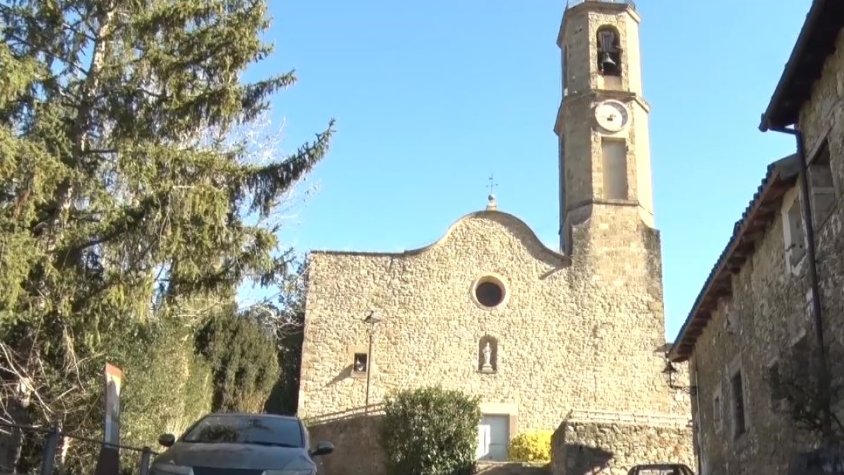 Mig any després, el rellotge i les campanes de l'Església de Sant Pere de Mieres tornen a funcionar