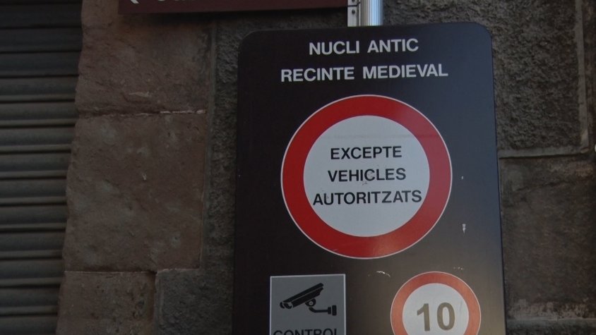 Santa Pau vol posar ordre al nucli antic