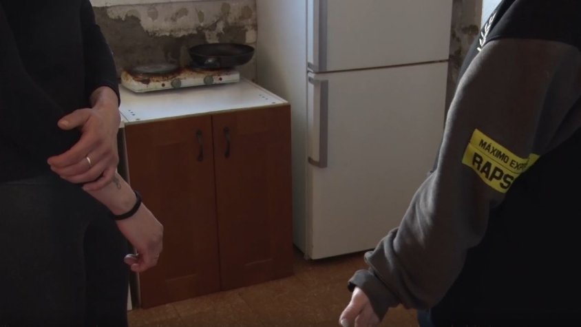 A Olot hi ha famílies que, tot i treballar, no se’ls hi permet llogar un habitatge