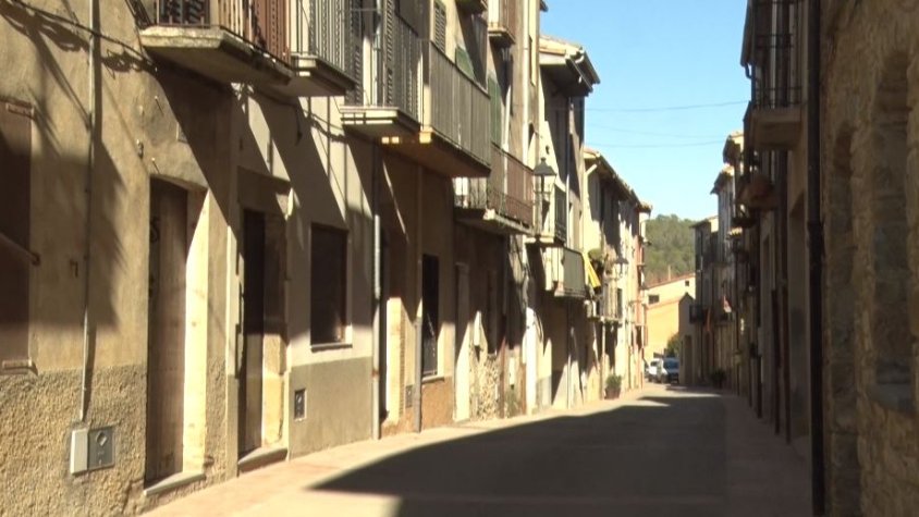 Mieres vol seguir regularitzant els habitatges d’ús turístic fora del nucli urbà