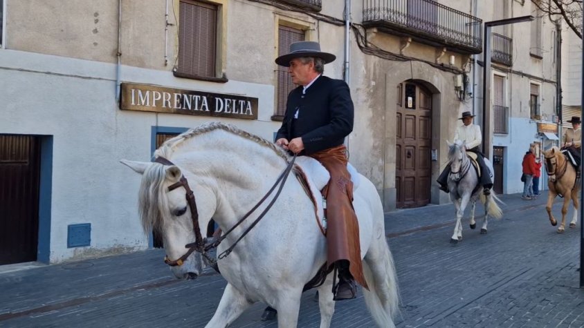 La Festa de Sant Antoni reuneix prop de 180 cavalls al centre d'Olot
