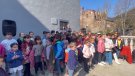 Els alumnes de l'Escola Castanyer de Sant Joan les Fonts dediquen el Mirador del Pont a Alexia Putellas