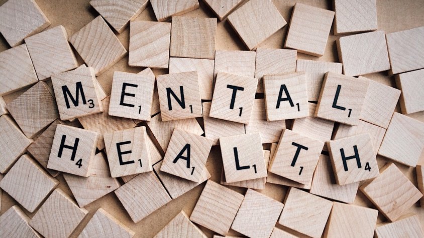 Els trets depressius i l’absentisme escolar són les principals conseqüències en salut mental entre els joves