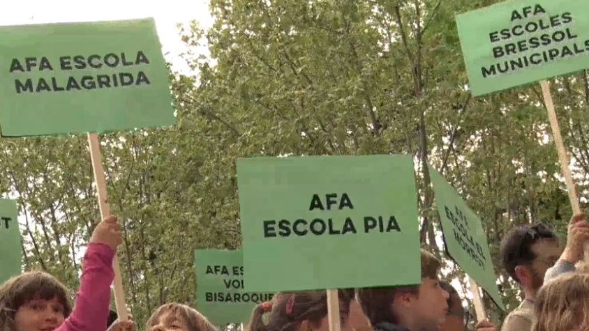 Fins a 13 Associacions de Famílies d'Alumnes d'Olot reclamen mesures urgents per millorar la mobilitat als entorns escolars