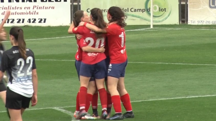 El femení de la Fundació de la Unió Esportiva Olot a un pas de l’ascens a Primera Divisió
