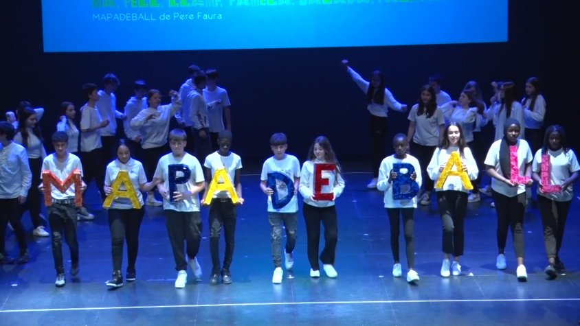 290 alumnes de la Garrotxa participen en l'onzena edició del Mapadeball