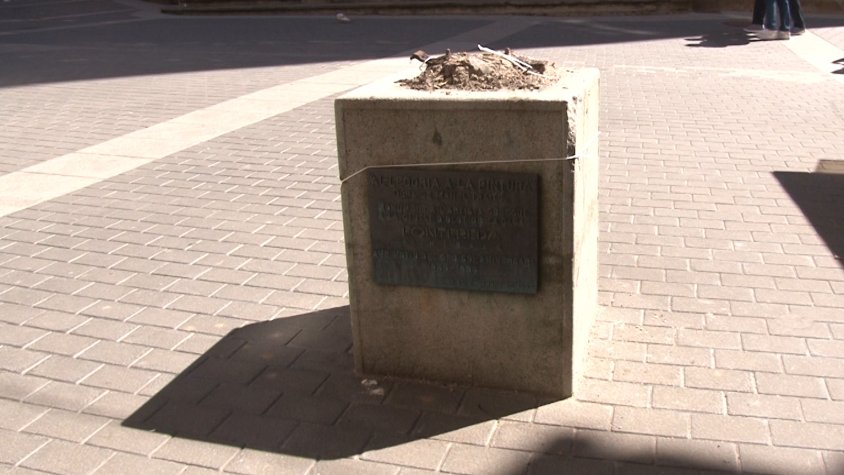 L'Ajuntament d'Olot ha retirat l'estatua de la Plaça Rector Ferrer