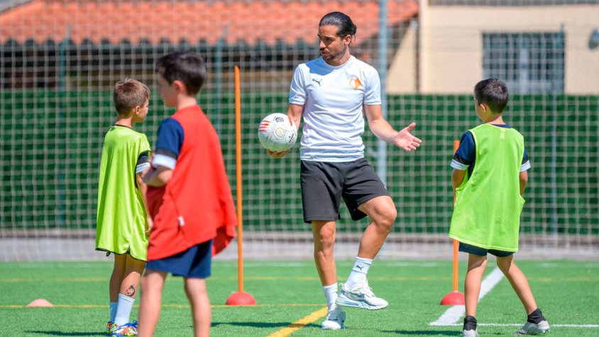 Quatre garrotxins vinculats al món de l’esport creen la primera escola de futbol a la Garrotxa
