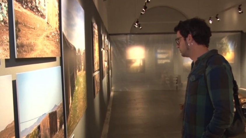 Martí Albesa inaugura l'exposició "Un mar de plàstic"