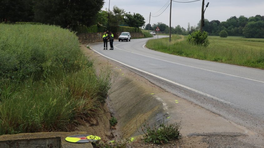 El jutjat deixa en llibertat el conductor begut i sense carnet que va causar l'accident a Riudaura on va morir el germà