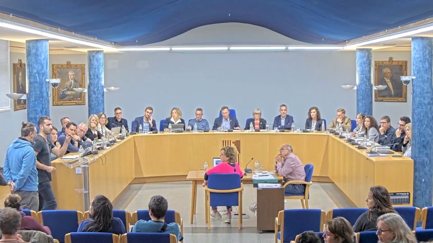 Comencen les trucades entre els representants dels partits polítics que han aconseguit entrar a l’Ajuntament d’Olot