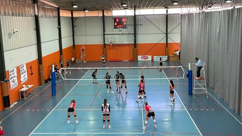 El Club Vòlei Olot tanca la Segona Catalana Femenina amb bon sabor de boca