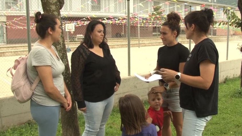 Una quarantena de famílies d'Olot es queixen perquè no poden accedir a la plaça desitjada d'I3 el curs vinent
