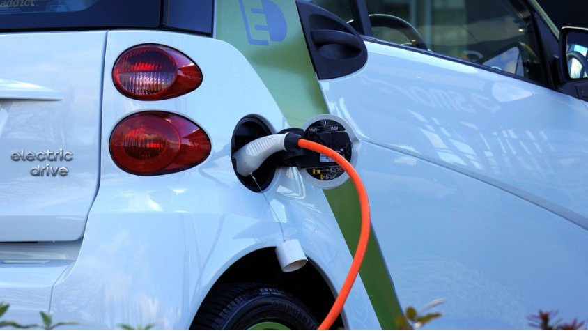 La Garrotxa compta amb més d’un miler de vehicles híbrids matriculats