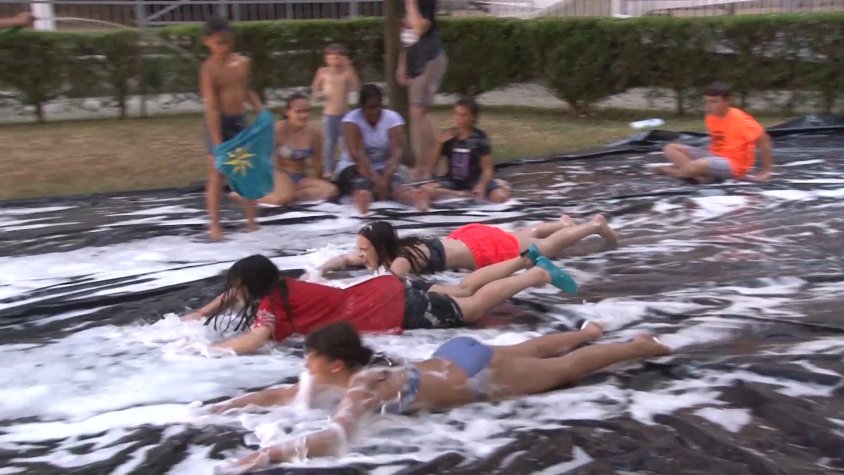 Arriba la festa Major al barri de la Caixa d’Olot
