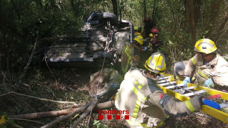 Quatre persones ferides lleus en dos rescats a Sant Joan les Fonts