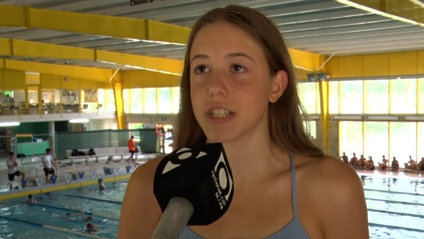 L’olotina Júlia Coll es queda a les portes de les medalles en el Campionat Júnior d’Espanya de Natació 
