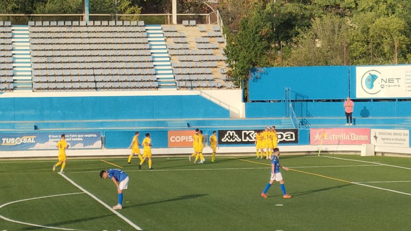 Un doblet de Marc Roquet a la Grama classifica la Unió Esportiva Olot a la segona ronda de la Copa Catalunya (3-4)