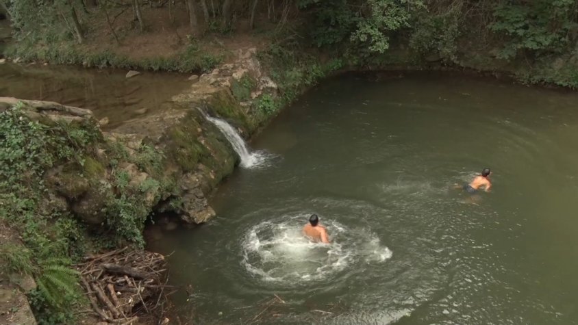 L’Ajuntament de la Vall de Bianya celebra la bona rebuda que els informadors dels gorgs estan tenint entre els visitants