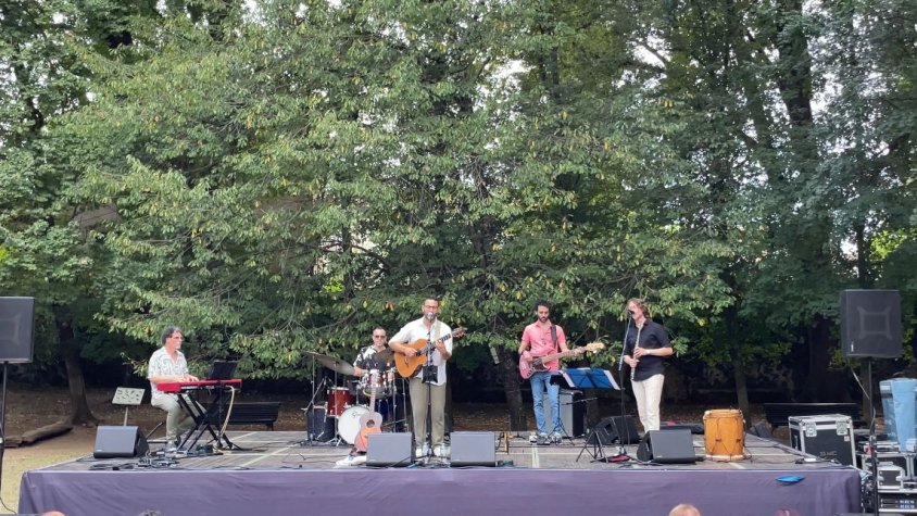 El cicle de concerts Música al Parc tanca una nova edició amb les cançons del cantautor Hugo Arán