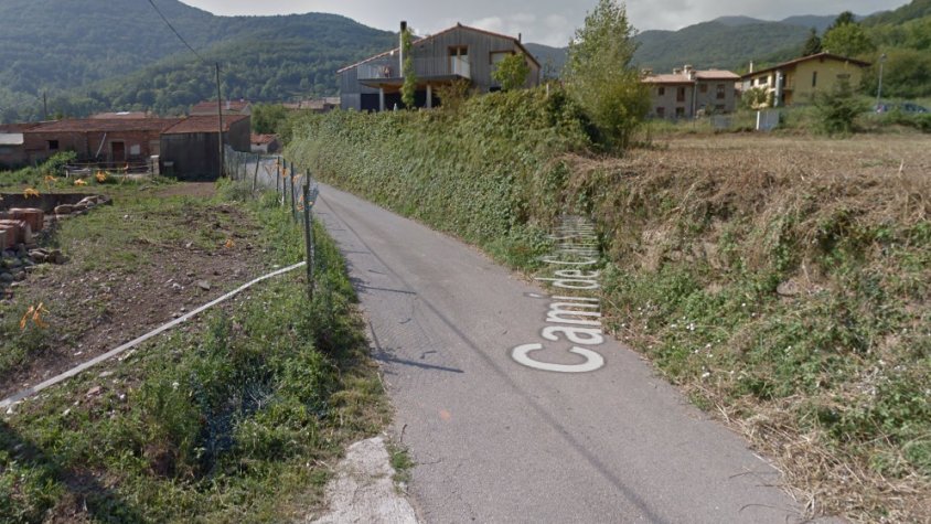 L'Ajuntament de Riudaura millora el camí de Can Sabater