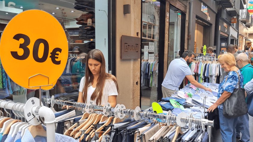 Una cinquantena d’establiments participaran a la Botiga al Carrer d’Estiu