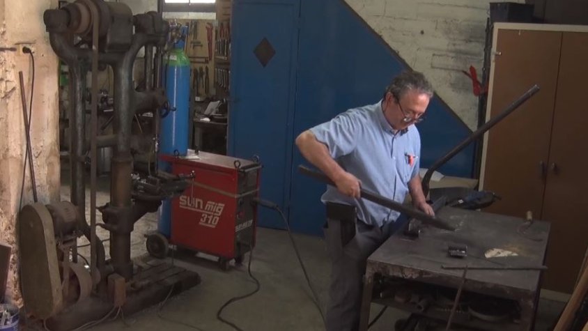 Es retira el ferrer de Sant Privat i els pobles de la comarca, mica en mica, es van quedant sense oficis tradicionals