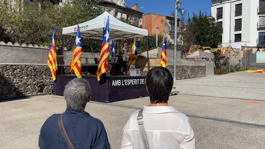 ANC i Òmnium Garrotxa demanen als partits independentistes que moguin bé les seves cartes per aconseguir un referèndum pactat amb l’Estat