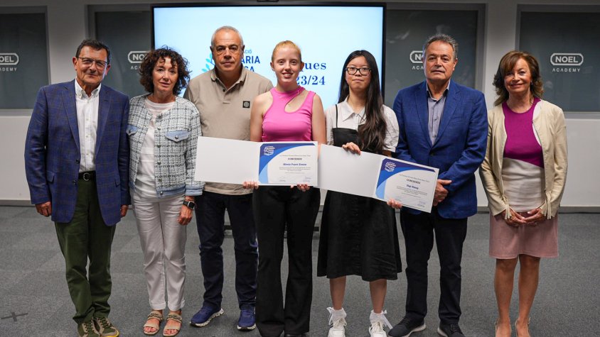 La Fundació Maria Rosa Sans lliura beques a dues estudiants de la Garrotxa per cursar estudis universitaris