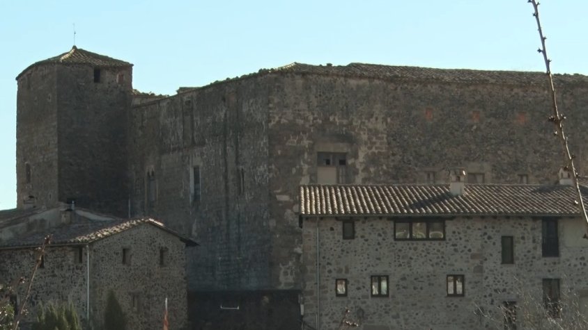 L’equip de govern de Santa Pau afirma que no comprometran les finances de l’Ajuntament per municipalitzar el castell